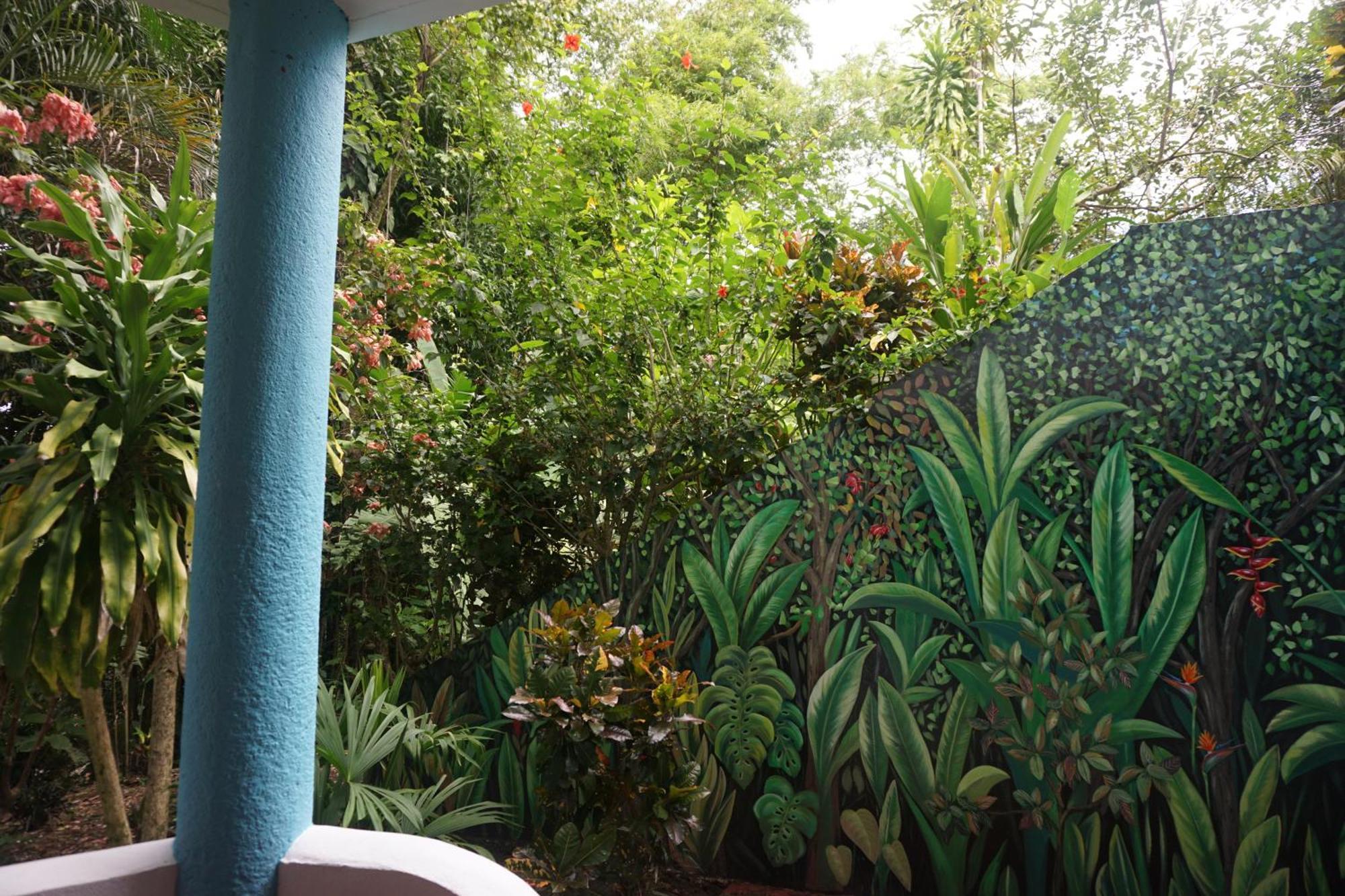 Hotel Planeta Sano Manuel Antonio Luaran gambar